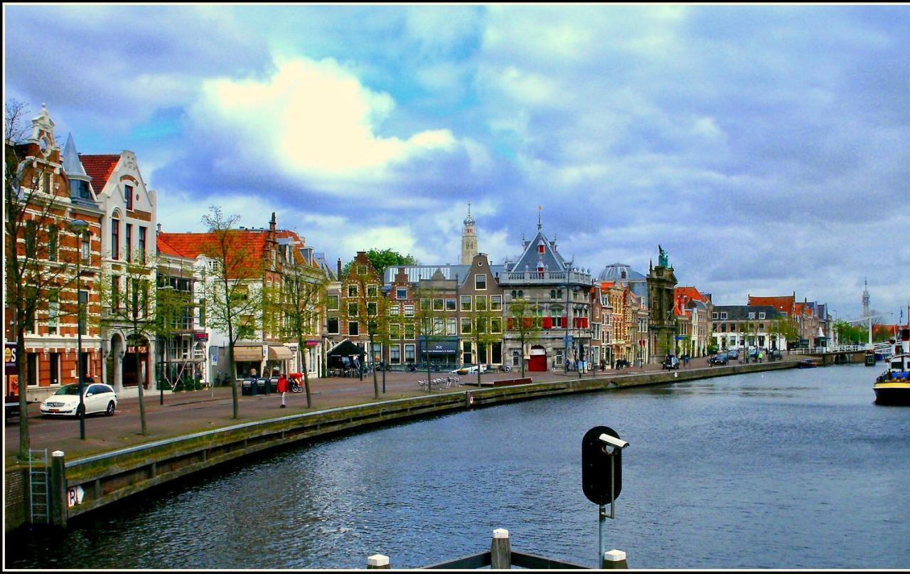 Bed & Breakfast Tegenover De Molen Haarlem Exterior photo